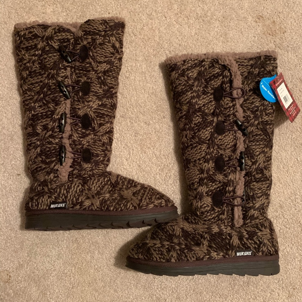 MUL LUK sweater boots NWT